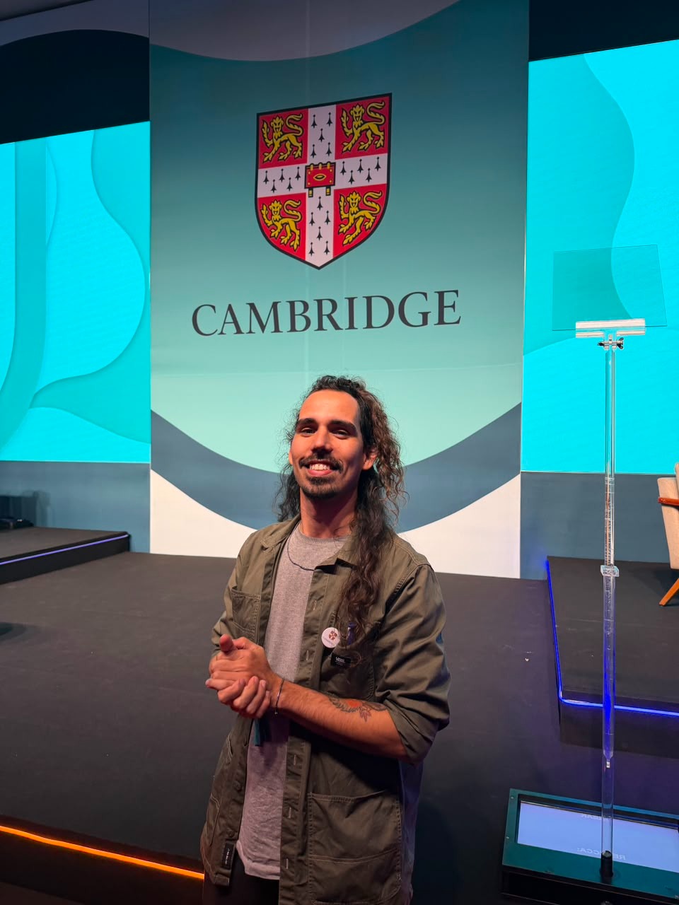 Em evento educacional da Cambridge no Brasil.